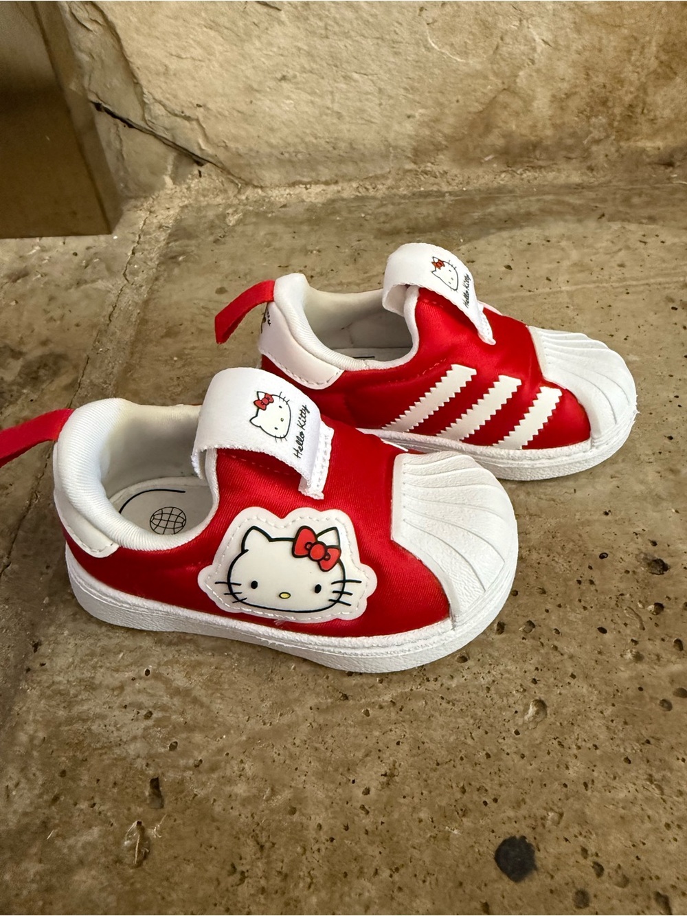 adidas Hello Kitty Kids Red & White Slip-On Sneakers size 4